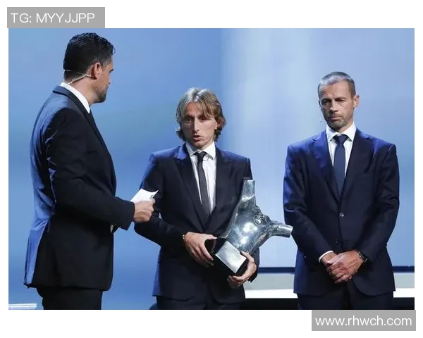 全球足球努力球星排名揭晓 硬汉精神与奋斗之路的精彩对比